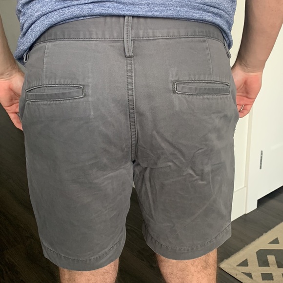 GAP Mens Khaki Shorts - Picture 2 of 5